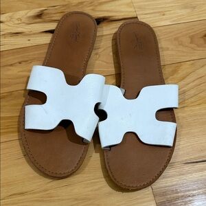 Universal Thread White and Brown Slide Sandals for Women